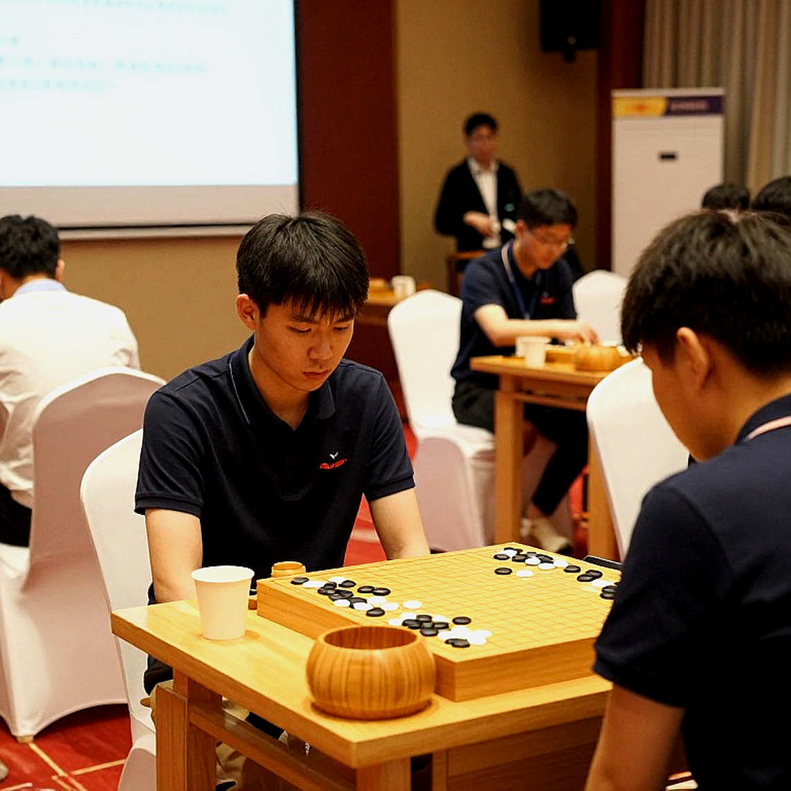 Một khóa Phòng thủ Scandinavia 60 phút: tên tuổi Carlsen, lời hứa chơi được ngay và khoảng trống dữ liệu