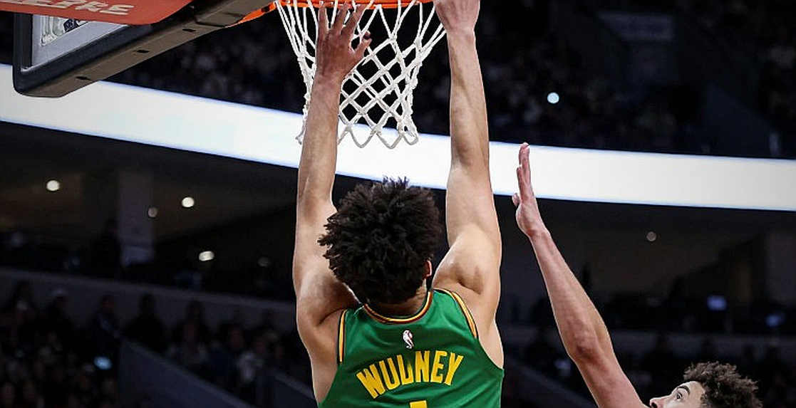 Pablo Laso: 'Chỉ Mike James mới ngăn được Mike James' - Chiến lược đa dạng hóa tấn công của nhà cầm quân người Tây Ban Nha