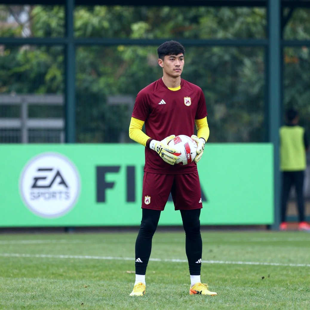 Eli Junior Kroupi và cú gank 80 triệu bảng: Khi Arsenal săn một cơn bão chưa tan