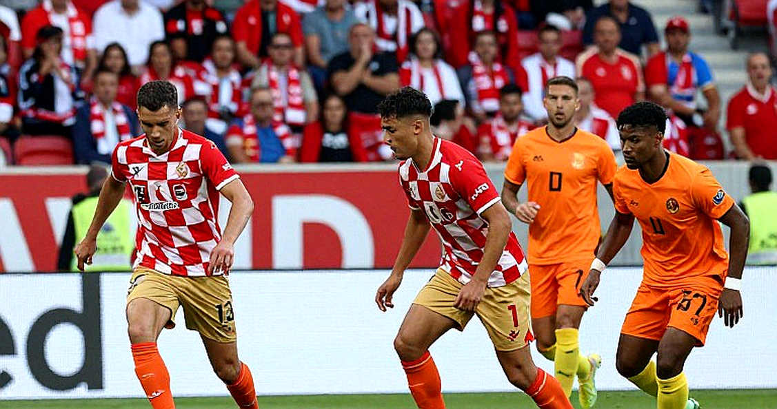 Mười năm sau trận 7-0: Mexico và Chile, món nợ thật và món nợ được vẽ ra