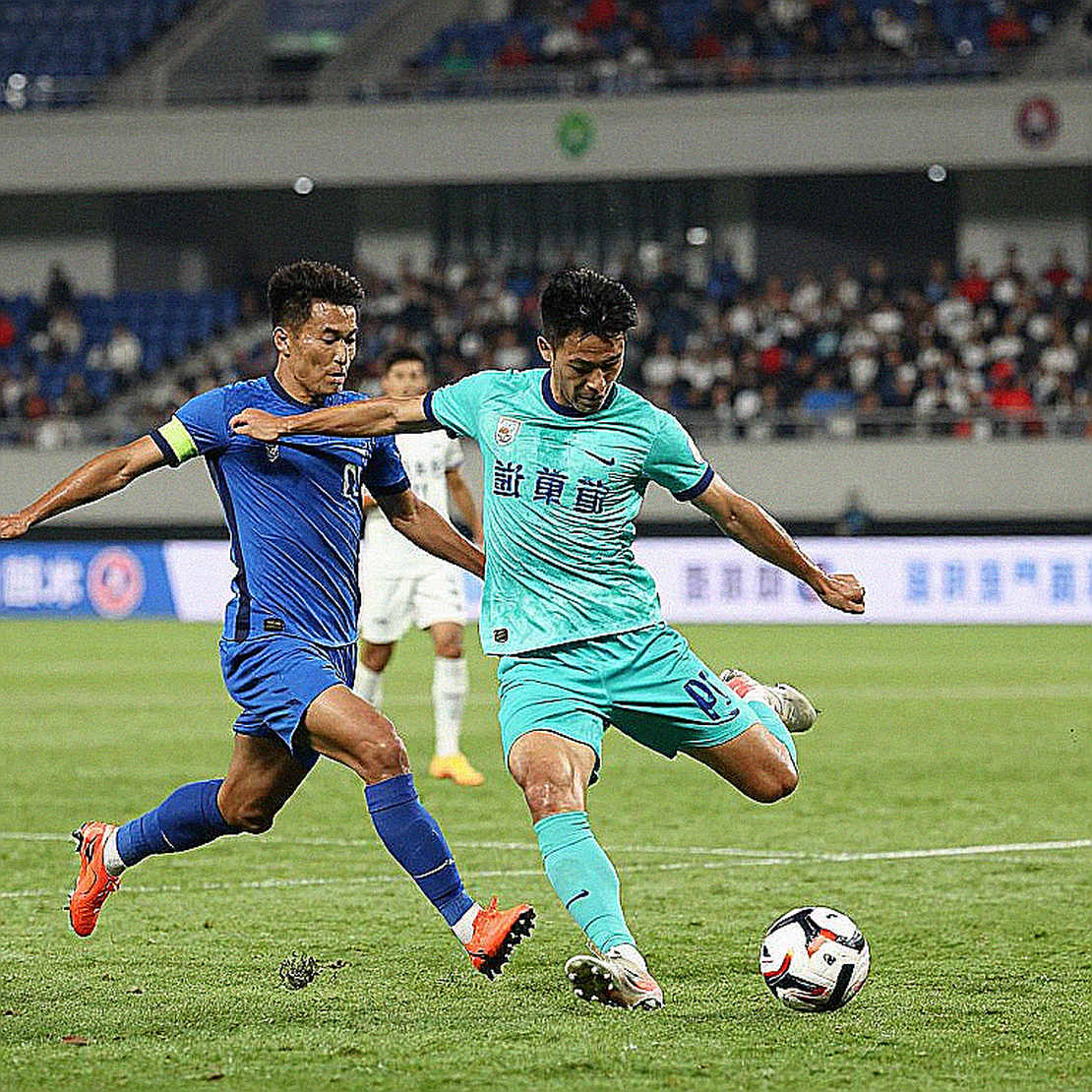 Teja Paku Alam và năm pha cứu thua trong vòng cấm: Cách Persib Bandung thắng ở Seoul mà không cần giữ bóng